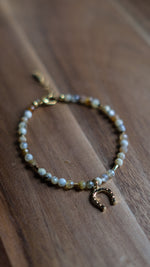 Load image into Gallery viewer, Horseshoe Bracelet
