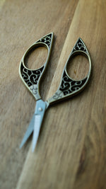 Load image into Gallery viewer, Leaf Gold Embroidery Scissors

