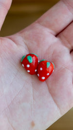 Load image into Gallery viewer, Glass Strawberries
