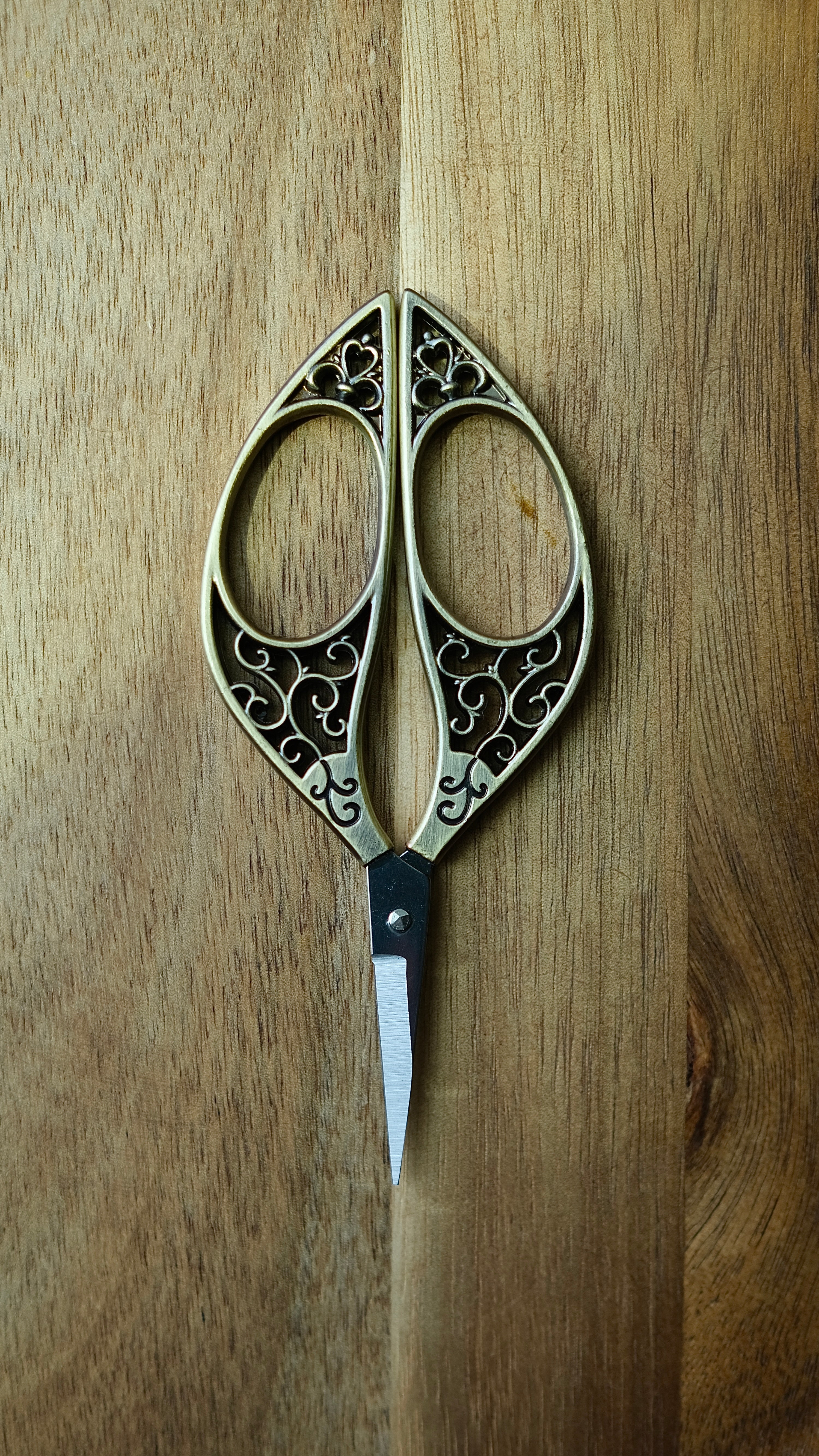 Leaf Gold Embroidery Scissors