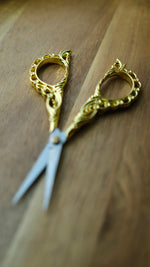 Load image into Gallery viewer, Gold Filigree Embroidery Scissors
