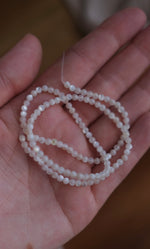 Load image into Gallery viewer, Mother of Pearl Shell Beads
